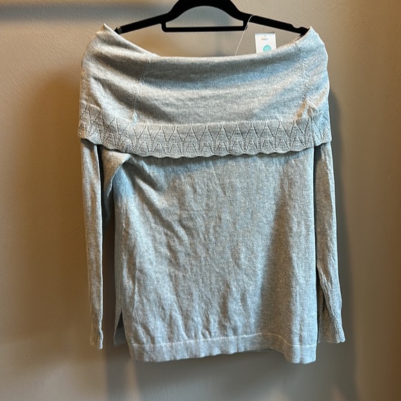 Leo & Nicole Bern Off the Shoulder Pointelle Detail Sweater. Light Gray. Sz M - Picture 3 of 8